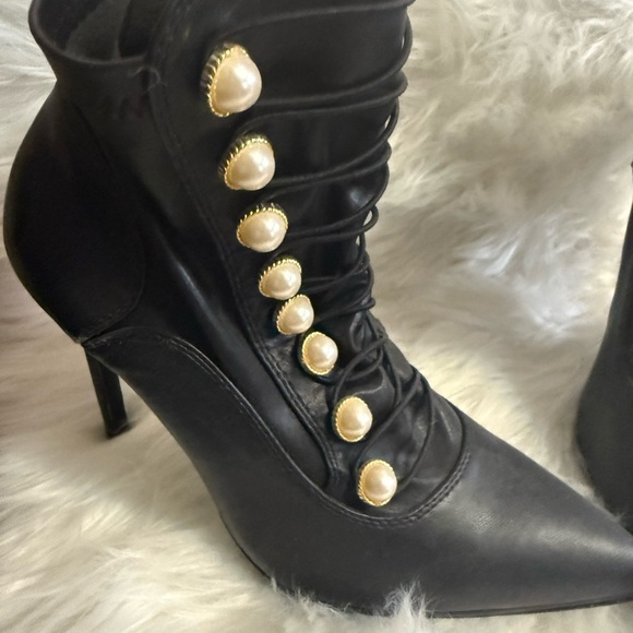 New Nice shoes - Picture 2 of 3